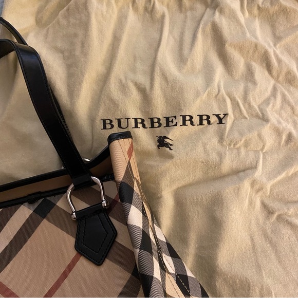 Burberry handbag - Picture 7 of 9